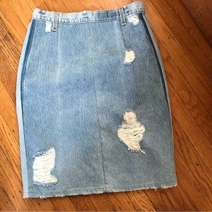Reformation distressed jean skirt about  Sz 8